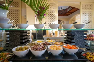 PLAISIR BUFFET — frame 9