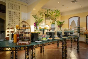 PLAISIR BUFFET — frame 13