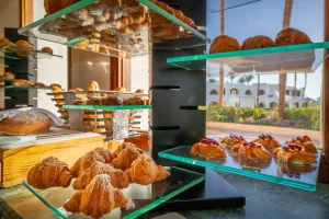 PLAISIR BUFFET — frame 4